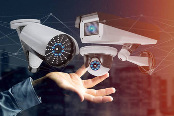 监控图像是黑白色的，怎么调节成彩色的？